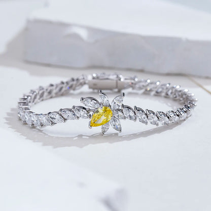 IGI Pear Lab Diamond Bracelet 18K Gold | Vexaro
