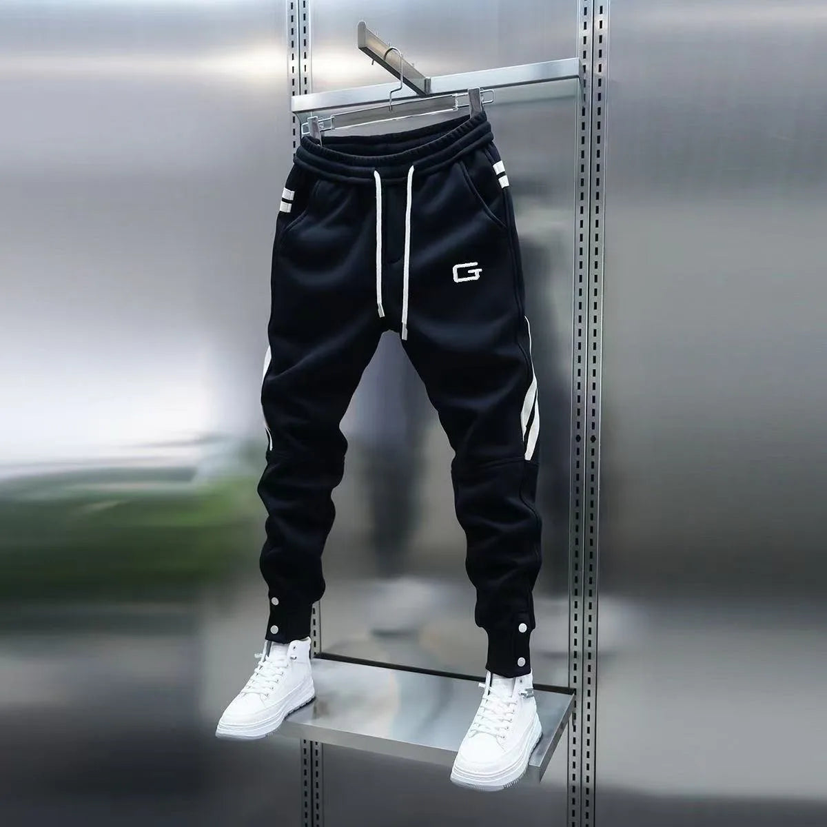 Vexaroa Men's Embroidered Casual Jogger Pants — product image 9