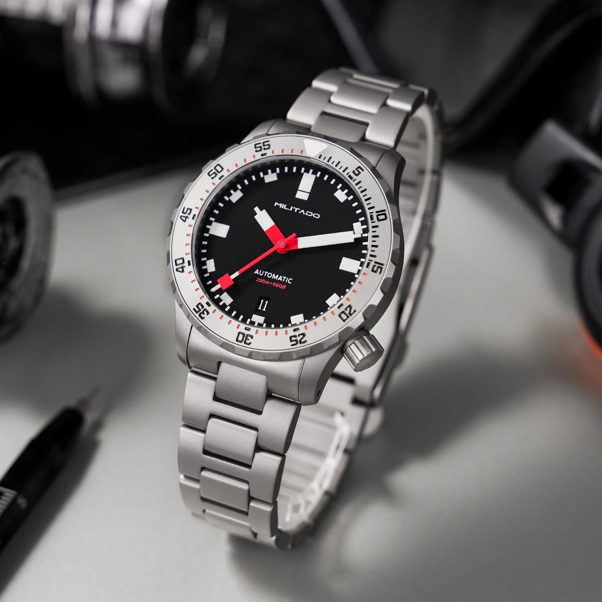 Automatic Diver Watch 39mm PT5000 Mechanical Sapphire 200m Waterproof PVD BGW9 Lume Steel Bracelet Mens Watchs