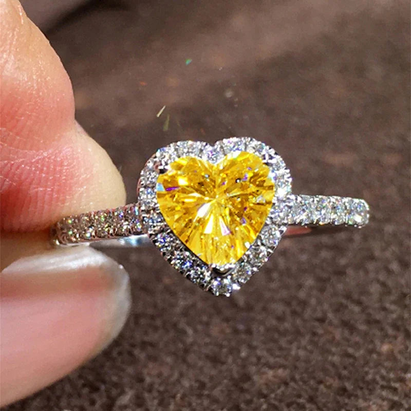 Vexaroa Brilliant Heart-Shaped Cubic Zirconia Ring — Vexaroa product image 6