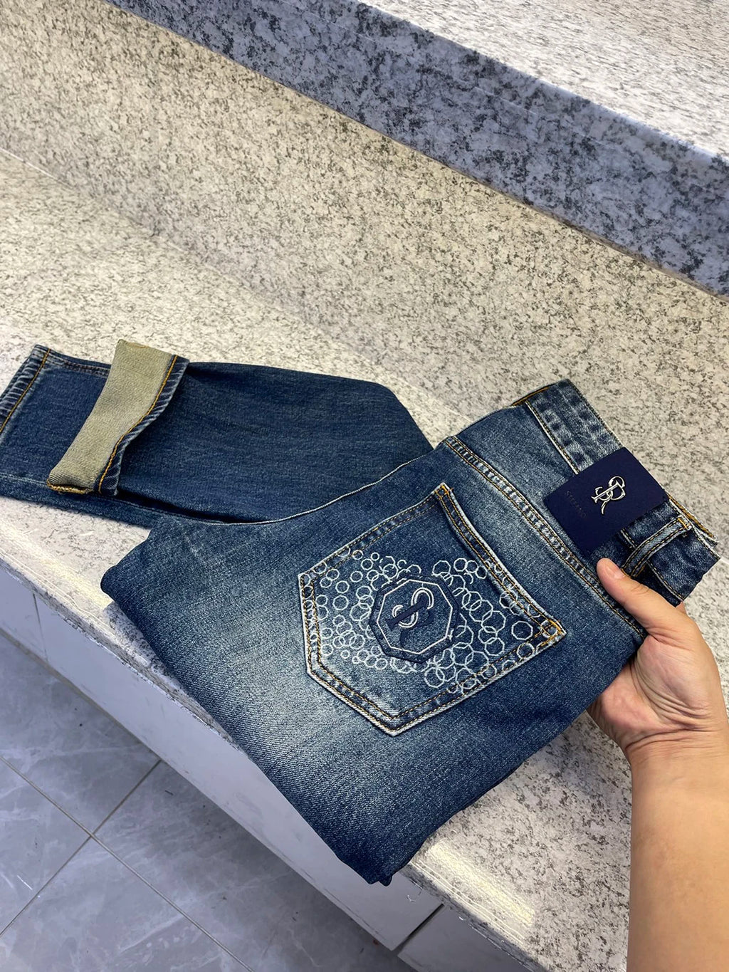 Vexaroa Men's Eagle-Detail Straight-Leg Jeans — product image