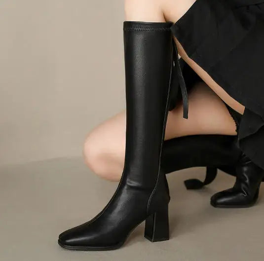 Women's Black Knee-High Chunky Heel Boots | Vexaroa