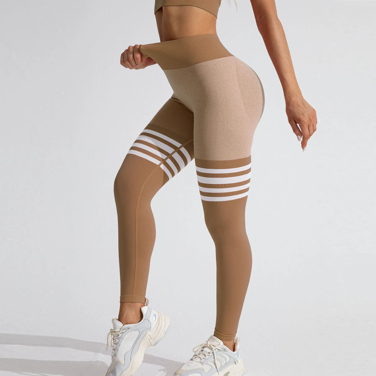 Vexaroa Women's V-Back Scrunch Yoga Leggings product image 3
