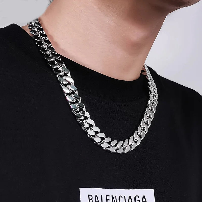 Vexaroa 316L stainless steel Cuban link necklace - product gallery image 4