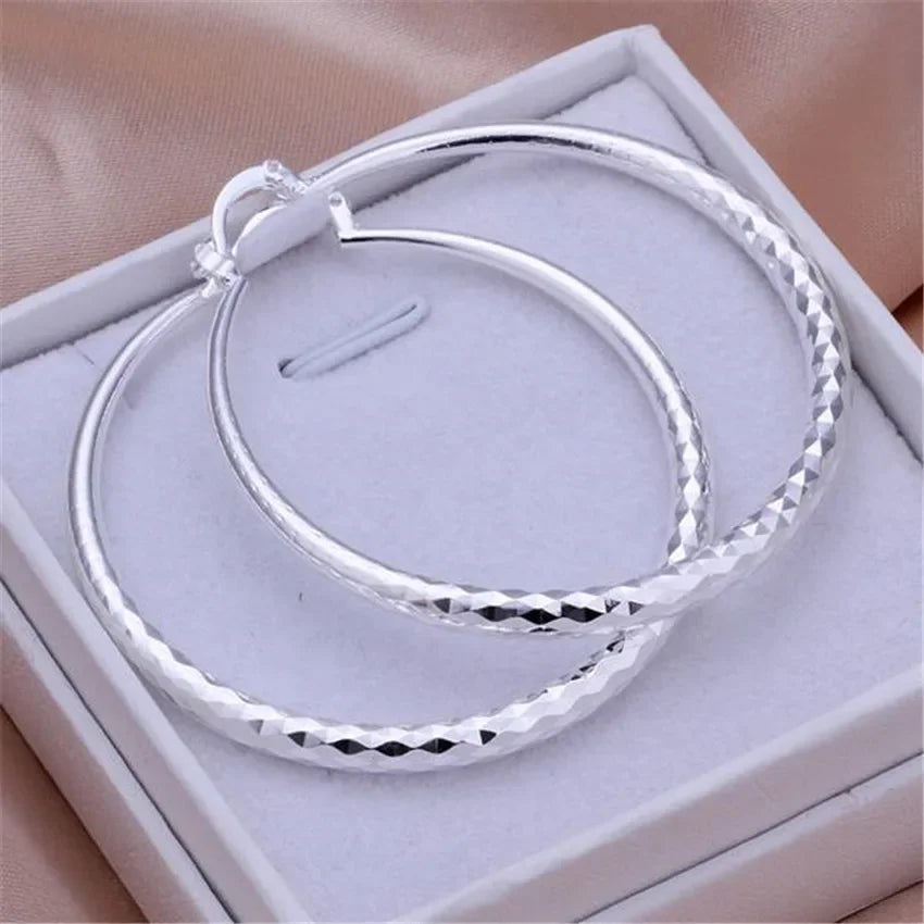 Vexaroa 5 cm hoop earrings