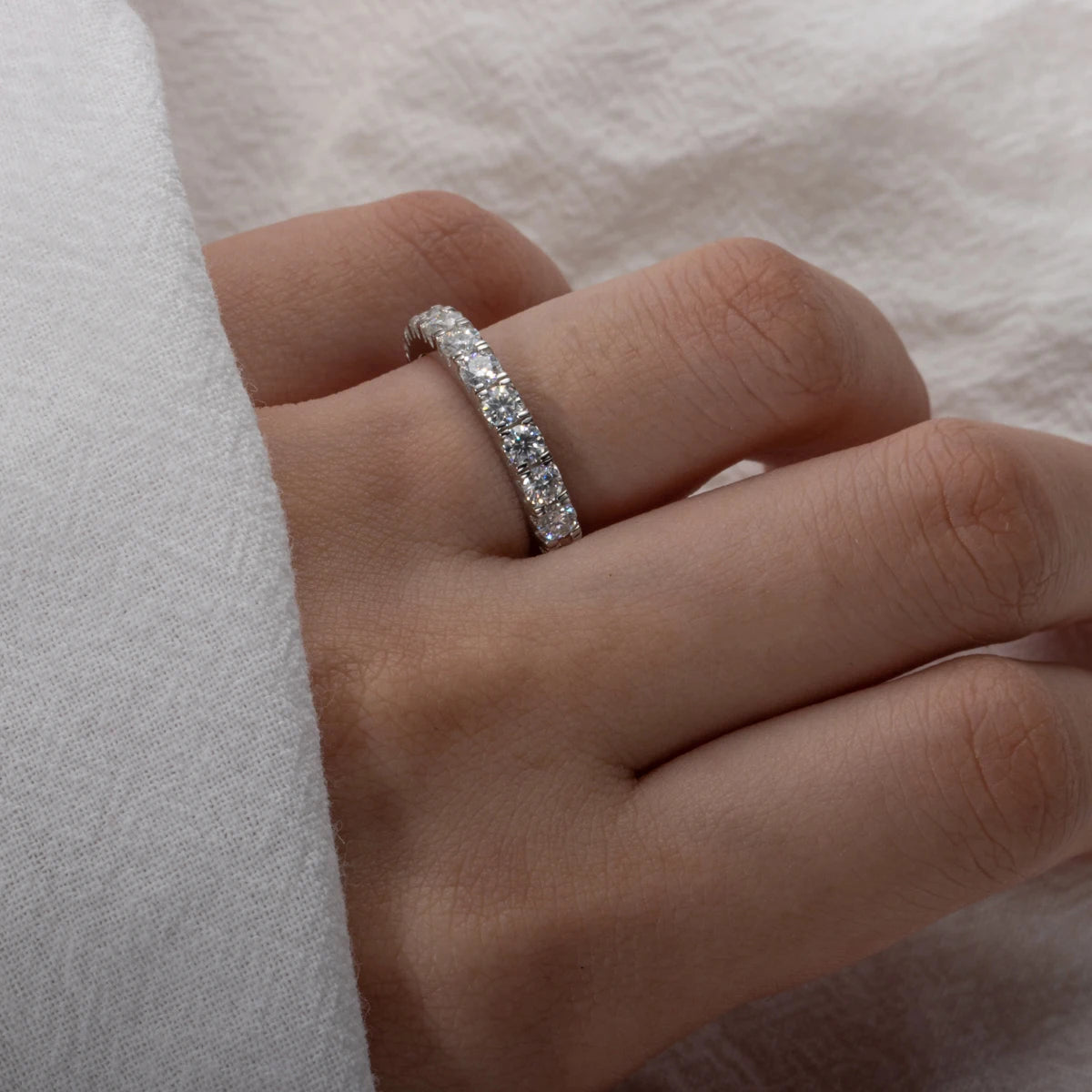 Vexaroa 3mm D-Colour Moissanite Wedding Band - product image 6