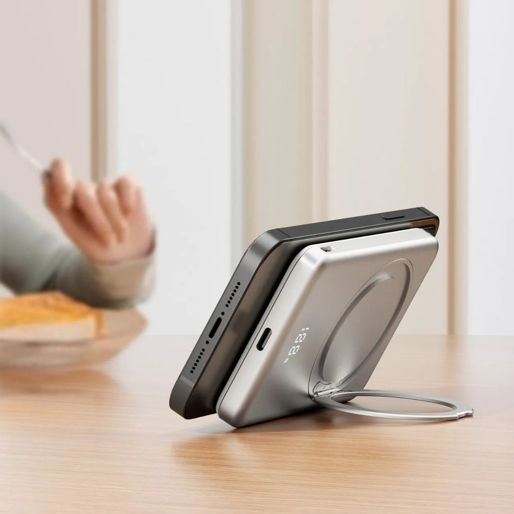 Vexaroa 5000mAh and 10000mAh magnetic wireless power bank — product image 6