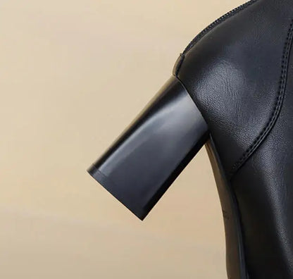 Women's Black Knee-High Chunky Heel Boots | Vexaroa