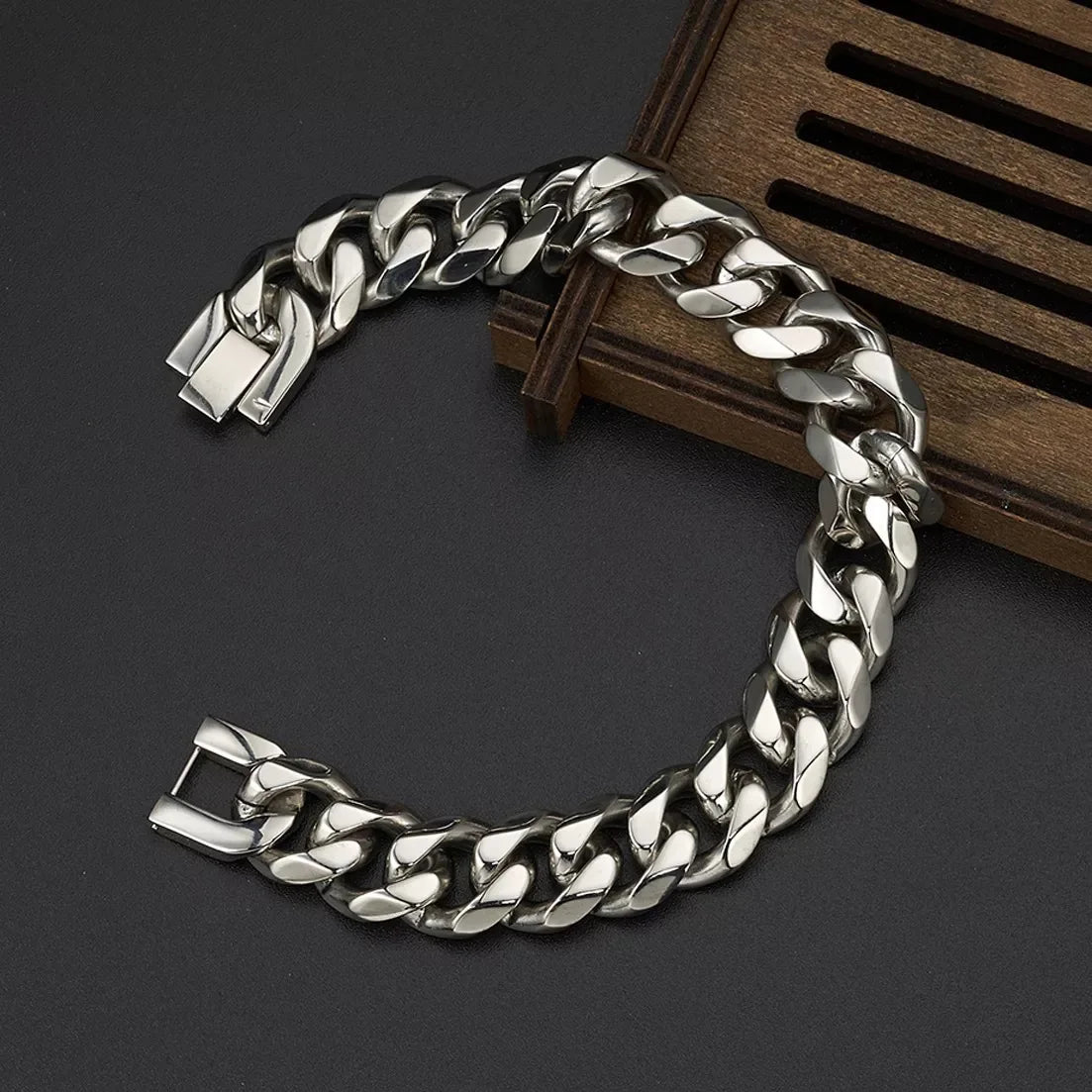 Vexaroa Polished Stainless Steel Cuban Link Bracelet — Vexaroa product image 4