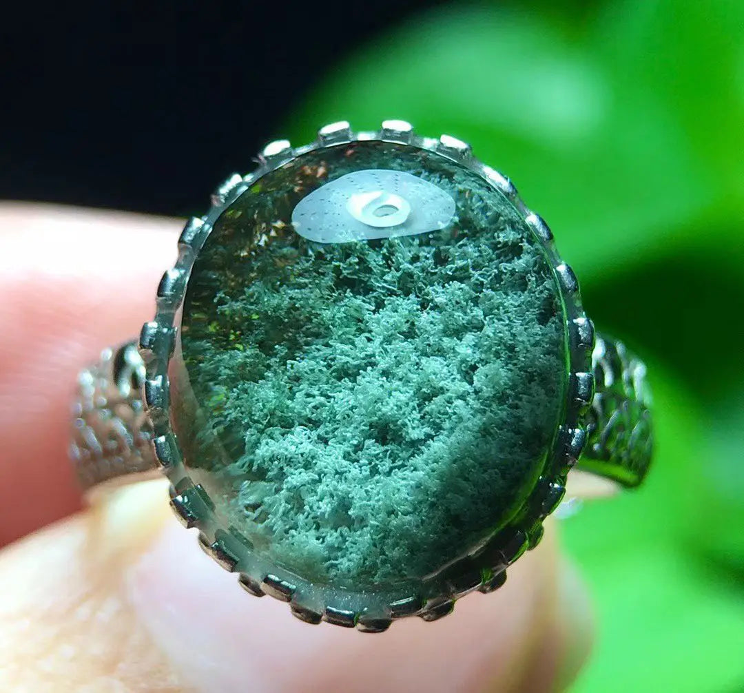Vexaroa Natural Phantom Quartz Unisex Ring Crystal Detail Close-Up
