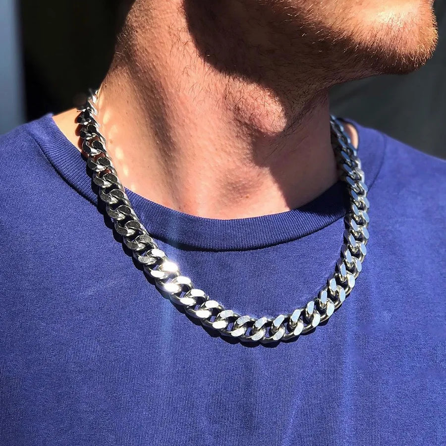 Vexaroa 316L stainless steel Cuban link necklace - product gallery image 6