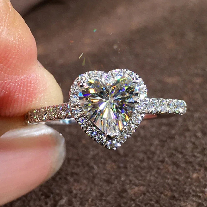 Vexaroa Brilliant Heart-Shaped Cubic Zirconia Ring