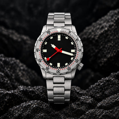 Automatic Diver Watch 39mm PT5000 Mechanical Sapphire 200m Waterproof PVD BGW9 Lume Steel Bracelet Mens Watchs